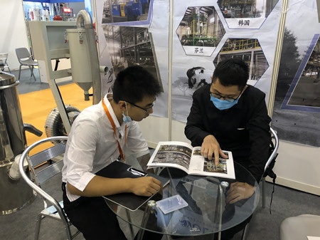 欧龙宇科技发力西南 第十四届中国（成都）橡塑展载誉归来2.jpg